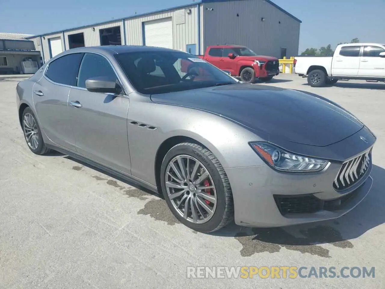 4 Фотография поврежденного автомобиля ZAM57XSA0L1356541 MASERATI ALL MODELS 2020