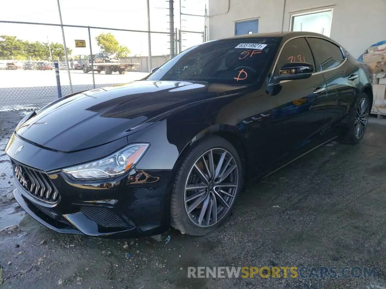 2 Photograph of a damaged car ZAM57XSA5L1350637 MASERATI ALL MODELS 2020
