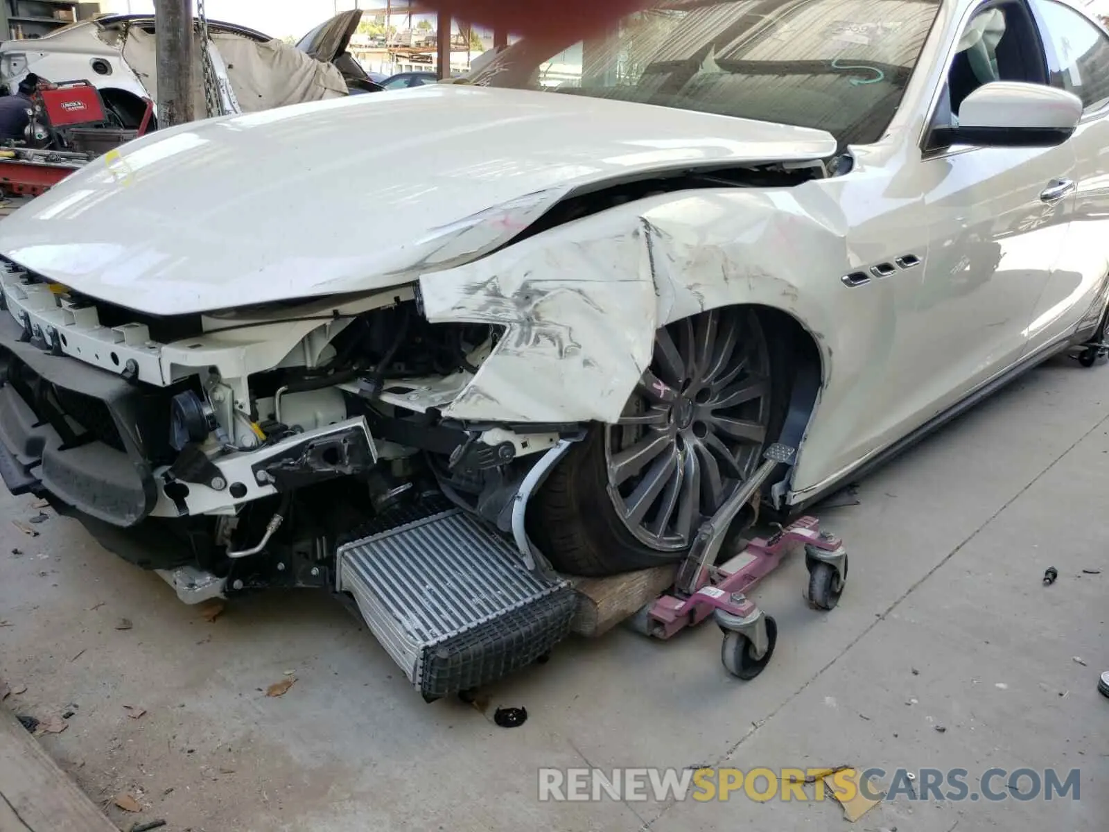 2 Photograph of a damaged car ZAM57XSA9L1344453 MASERATI ALL MODELS 2020