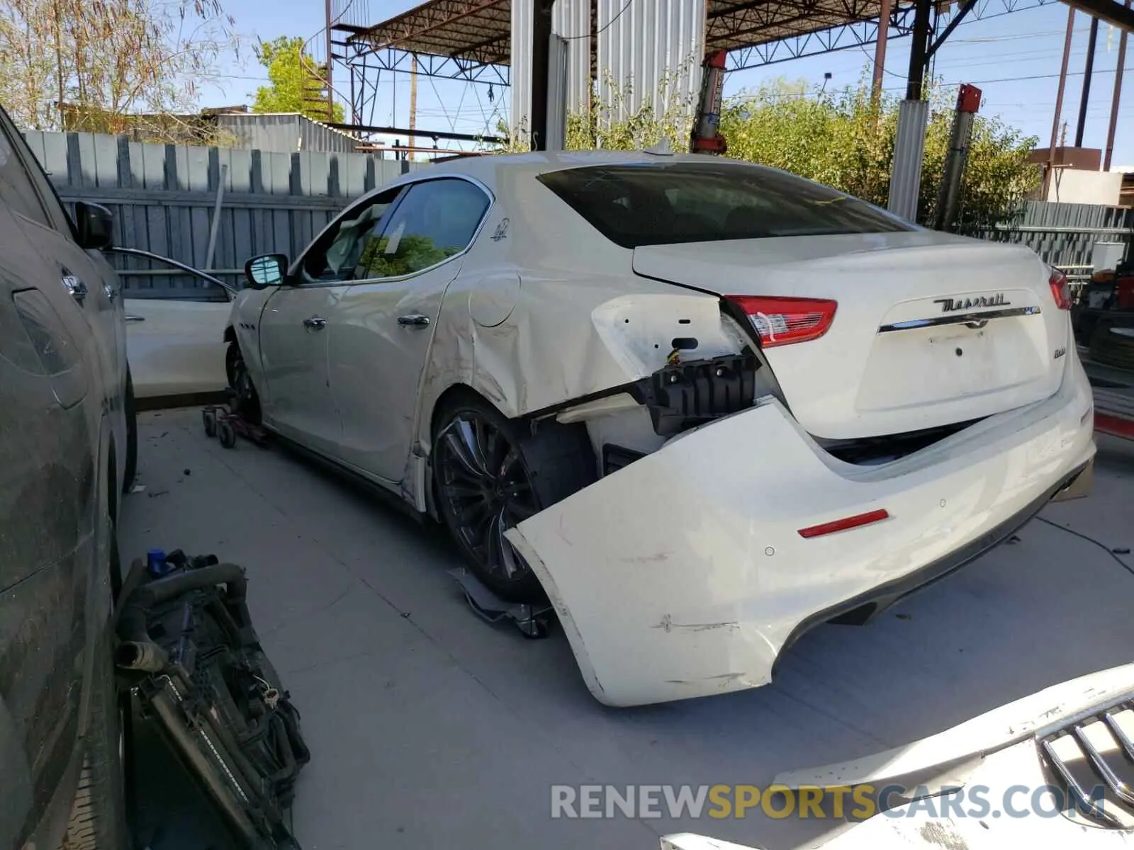 3 Photograph of a damaged car ZAM57XSA9L1344453 MASERATI ALL MODELS 2020