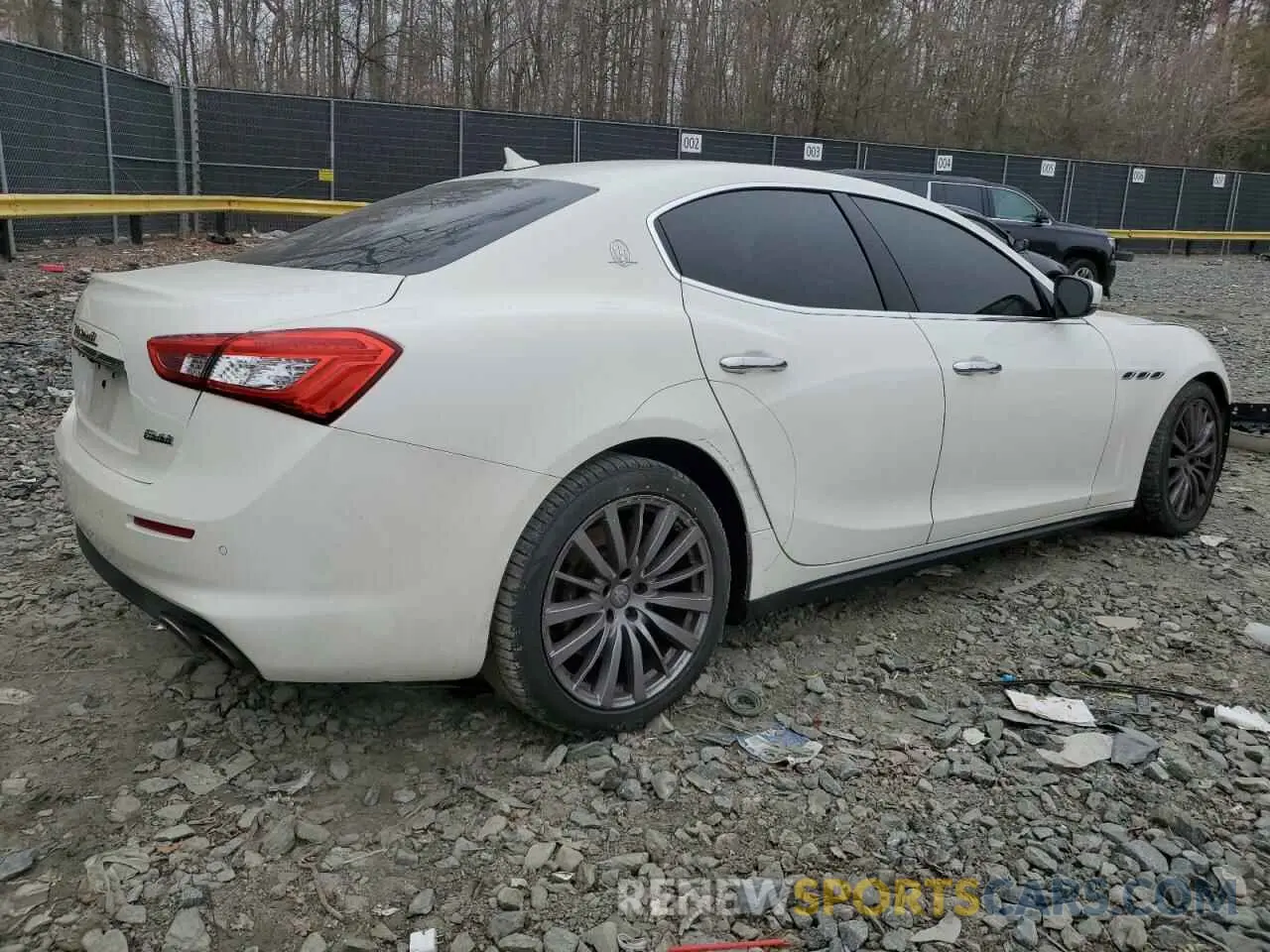 3 Фотография поврежденного автомобиля ZAM57YTA5L1344311 MASERATI ALL MODELS 2020