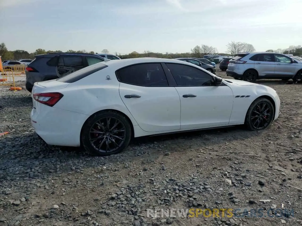 3 Фотография поврежденного автомобиля ZAM57YTA9L1354338 MASERATI ALL MODELS 2020