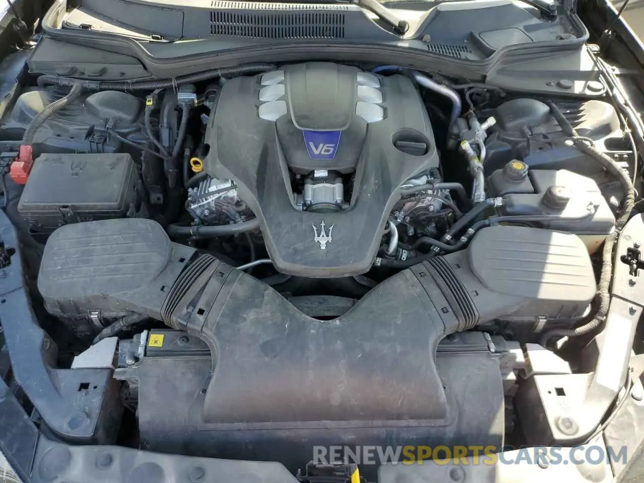 11 Photograph of a damaged car ZAM57YTS1L1351135 MASERATI ALL MODELS 2020