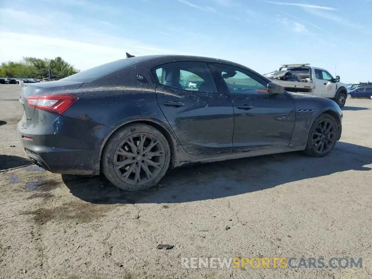 3 Photograph of a damaged car ZAM57YTS1L1351135 MASERATI ALL MODELS 2020