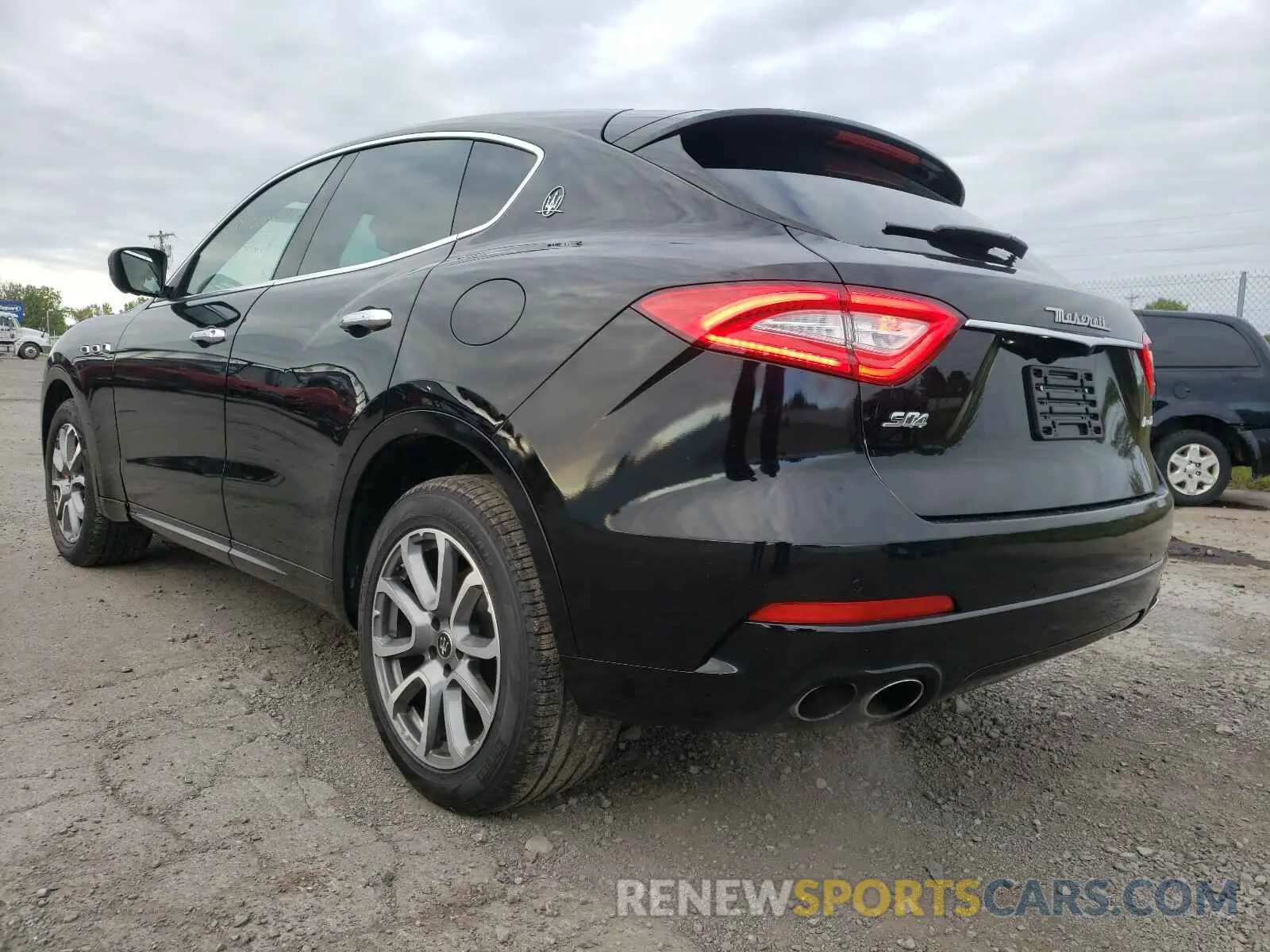 3 Photograph of a damaged car ZN661YUA1LX344603 MASERATI ALL MODELS 2020