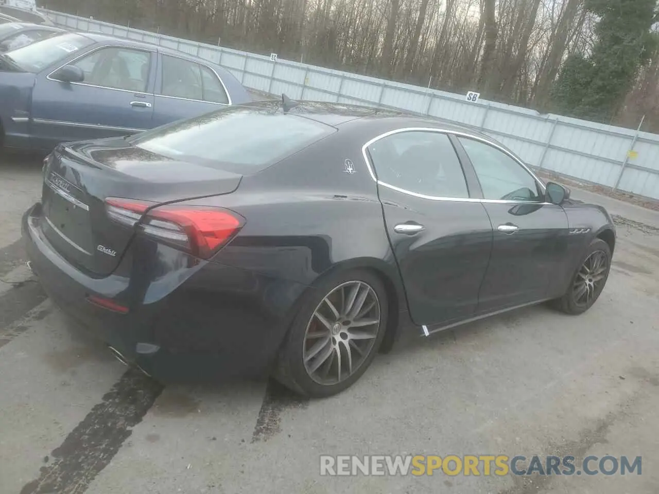 3 Photograph of a damaged car ZAM57YTA0M1357713 MASERATI ALL MODELS 2021