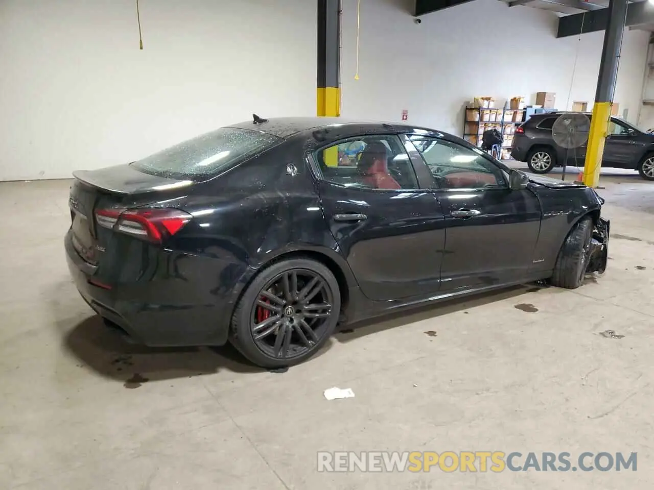 3 Фотография поврежденного автомобиля ZAM57YTS0M1365710 MASERATI ALL MODELS 2021