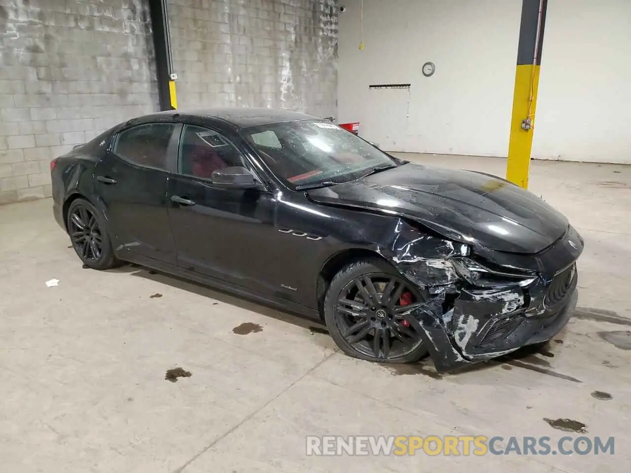 4 Фотография поврежденного автомобиля ZAM57YTS0M1365710 MASERATI ALL MODELS 2021