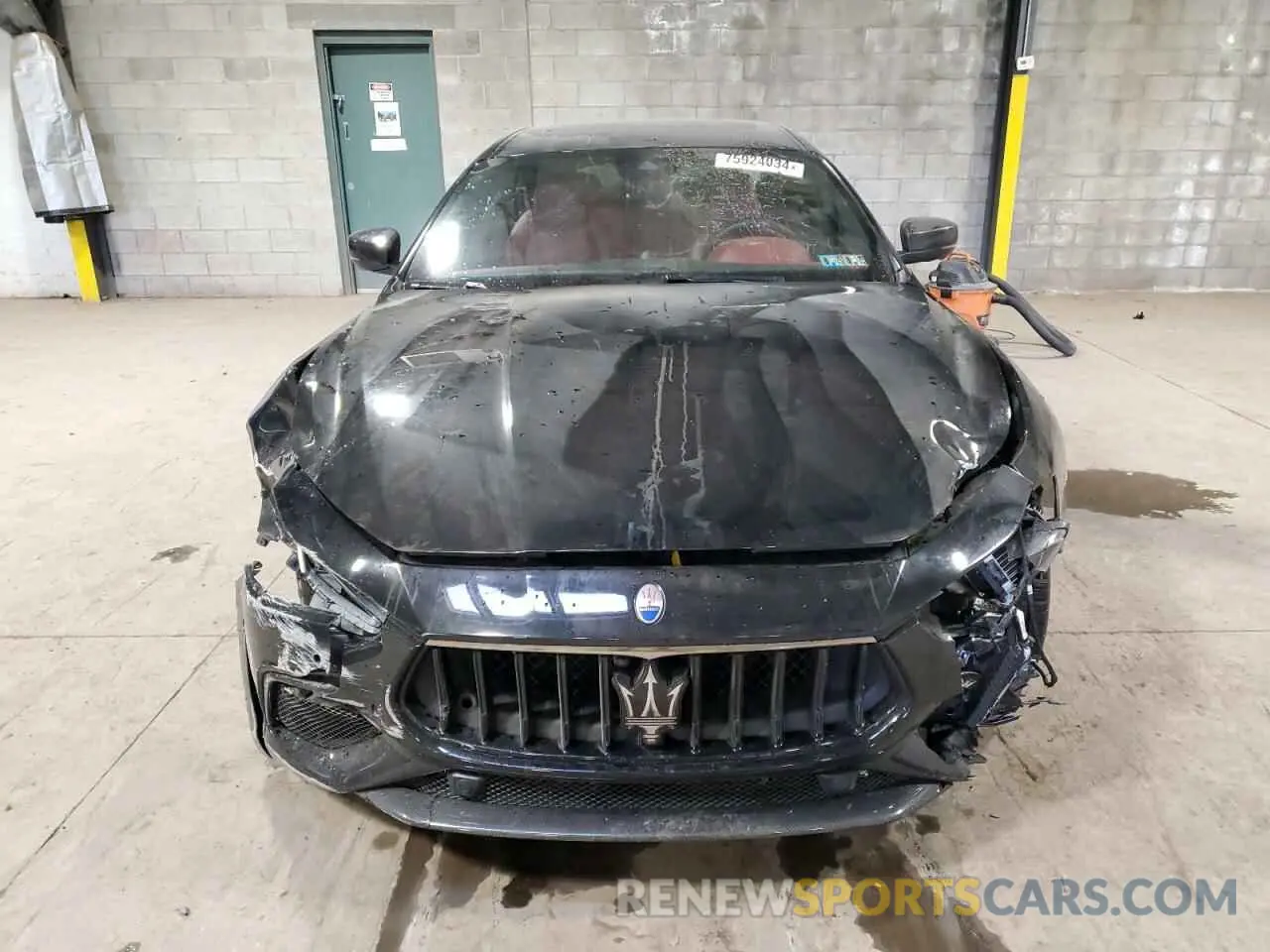 5 Фотография поврежденного автомобиля ZAM57YTS0M1365710 MASERATI ALL MODELS 2021