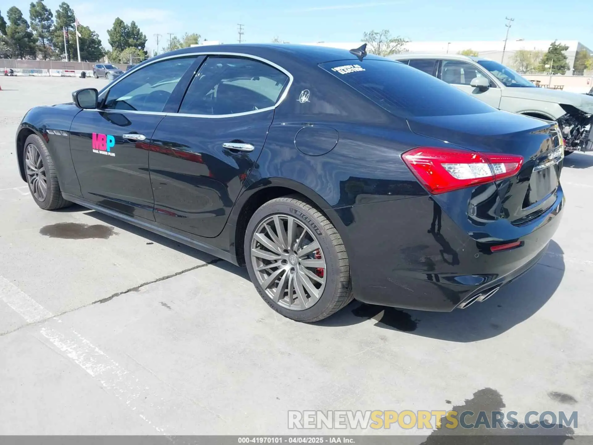 3 Фотография поврежденного автомобиля ZAM57XSA5K1328183 MASERATI GHIBLI 2019