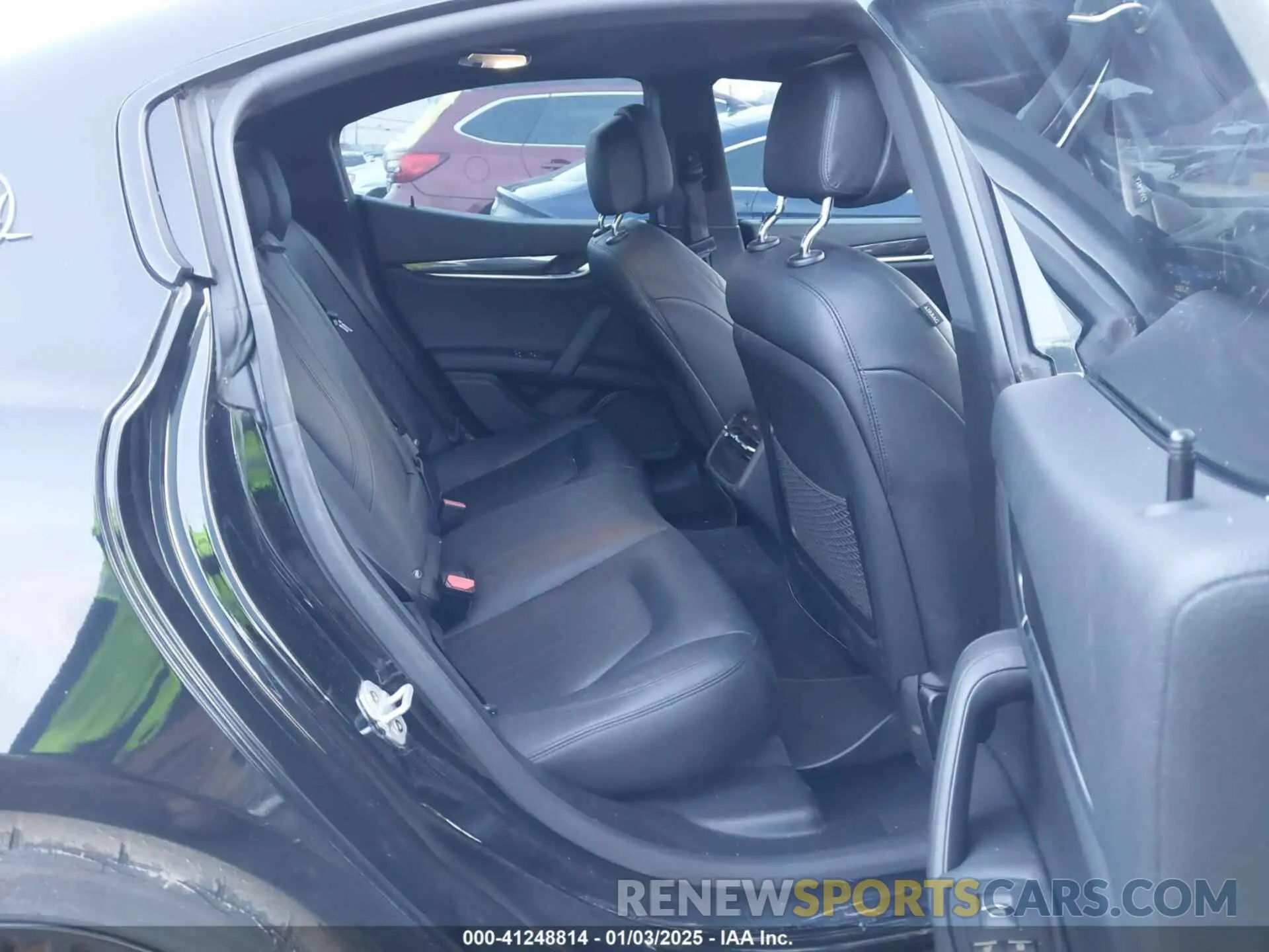 8 Photograph of a damaged car ZAM57XSA9K1322970 MASERATI GHIBLI 2019
