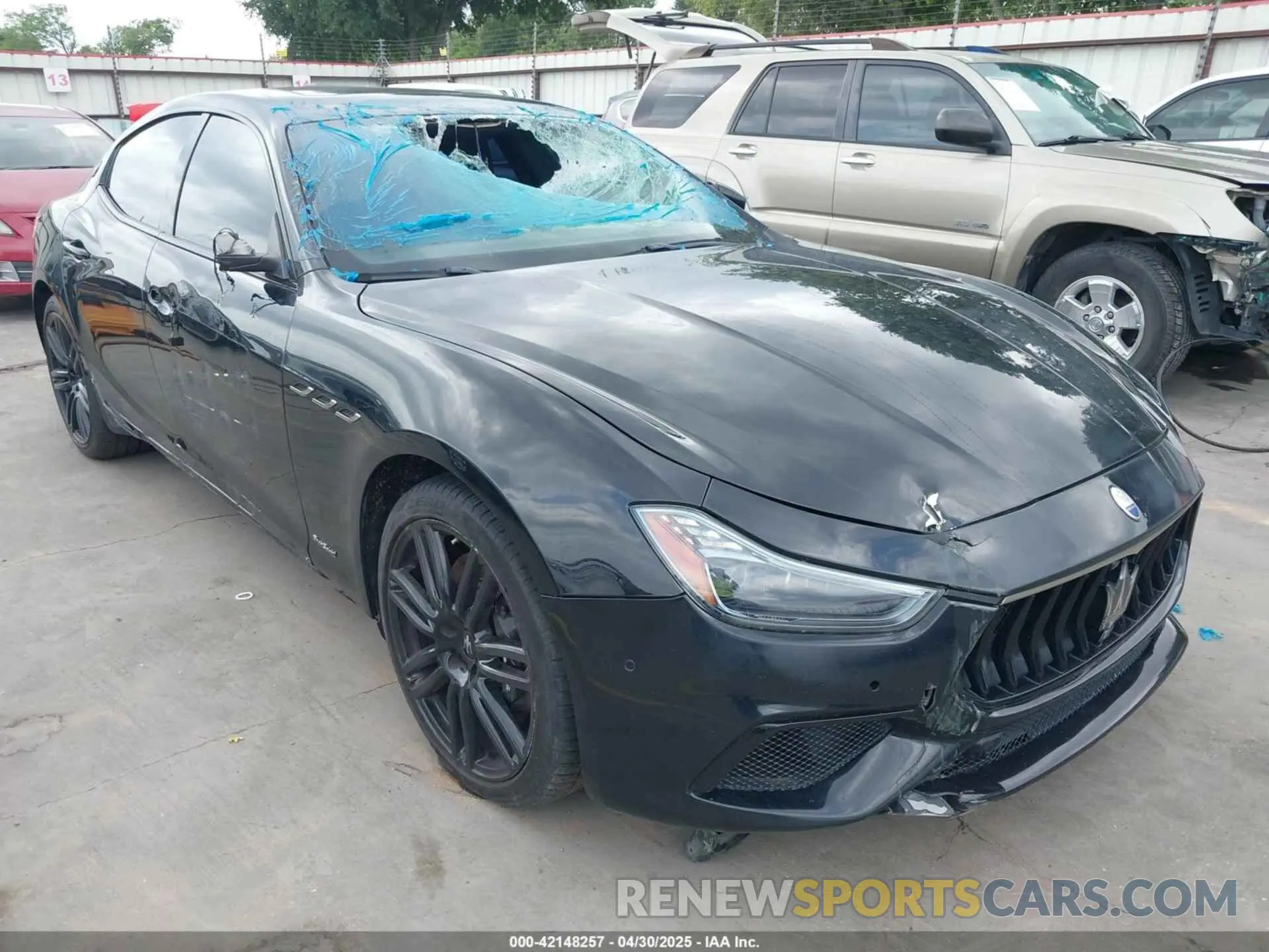 1 Photograph of a damaged car ZAM57YTS5K1313261 MASERATI GHIBLI 2019