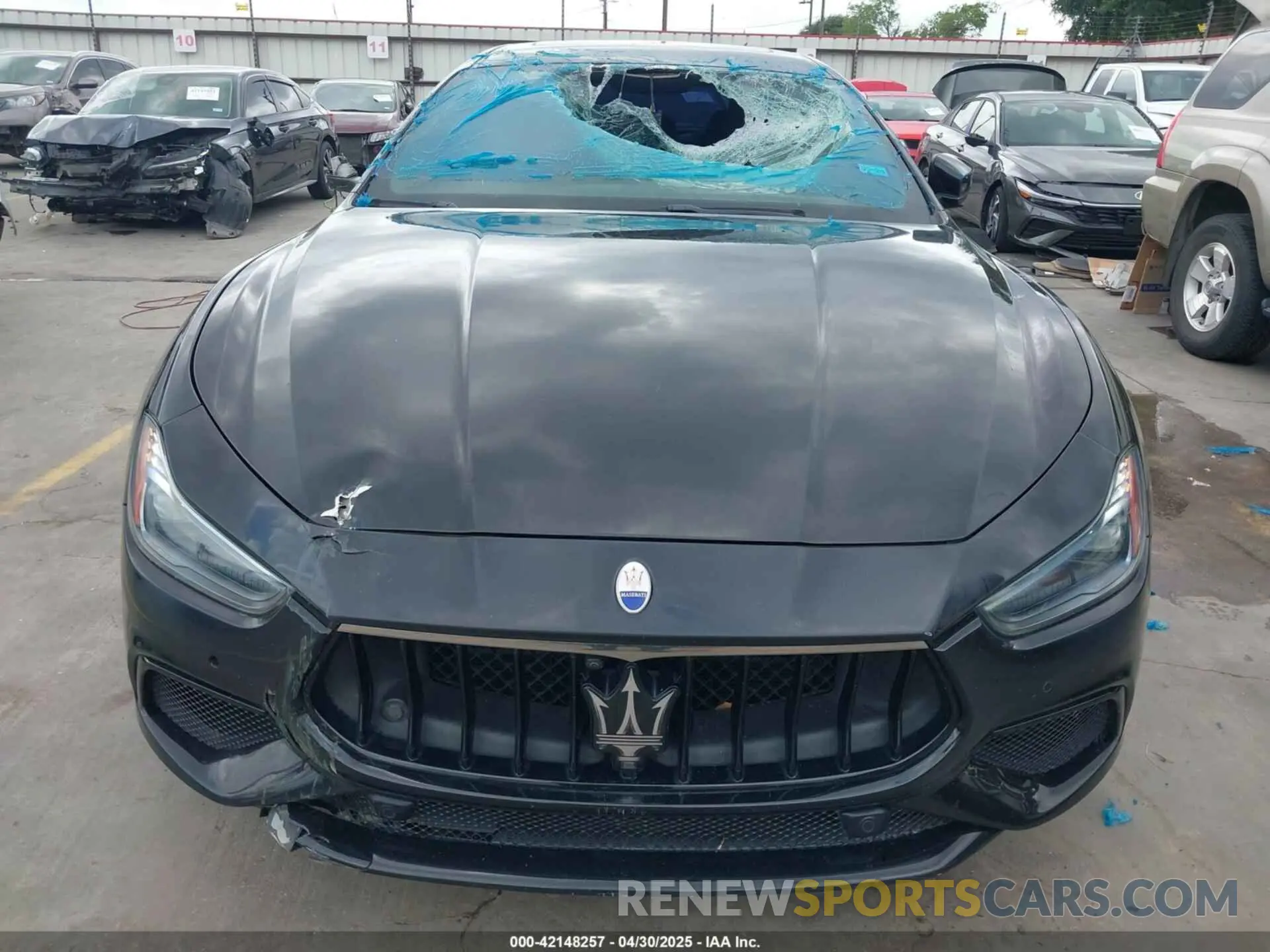 13 Photograph of a damaged car ZAM57YTS5K1313261 MASERATI GHIBLI 2019