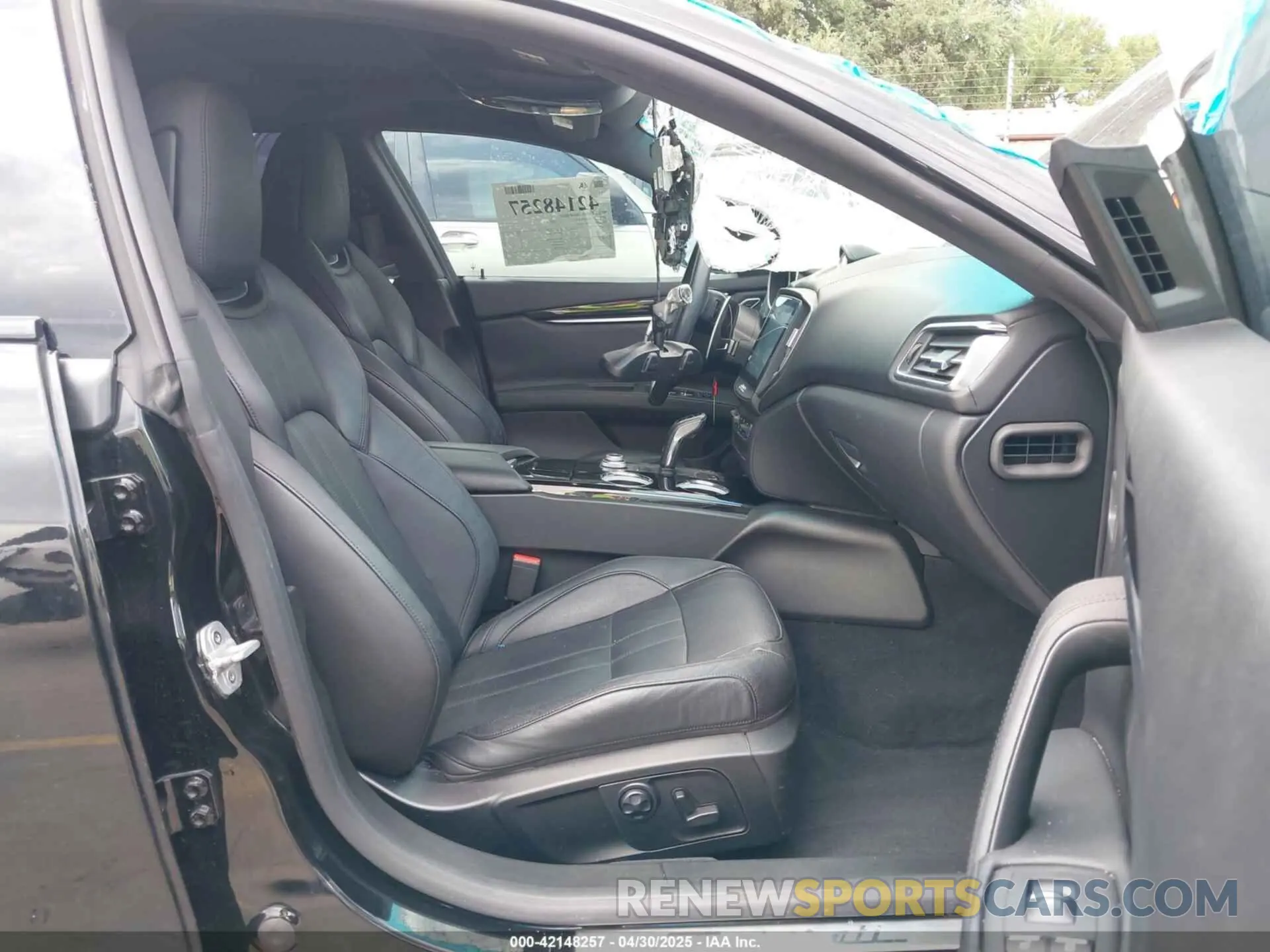 5 Photograph of a damaged car ZAM57YTS5K1313261 MASERATI GHIBLI 2019