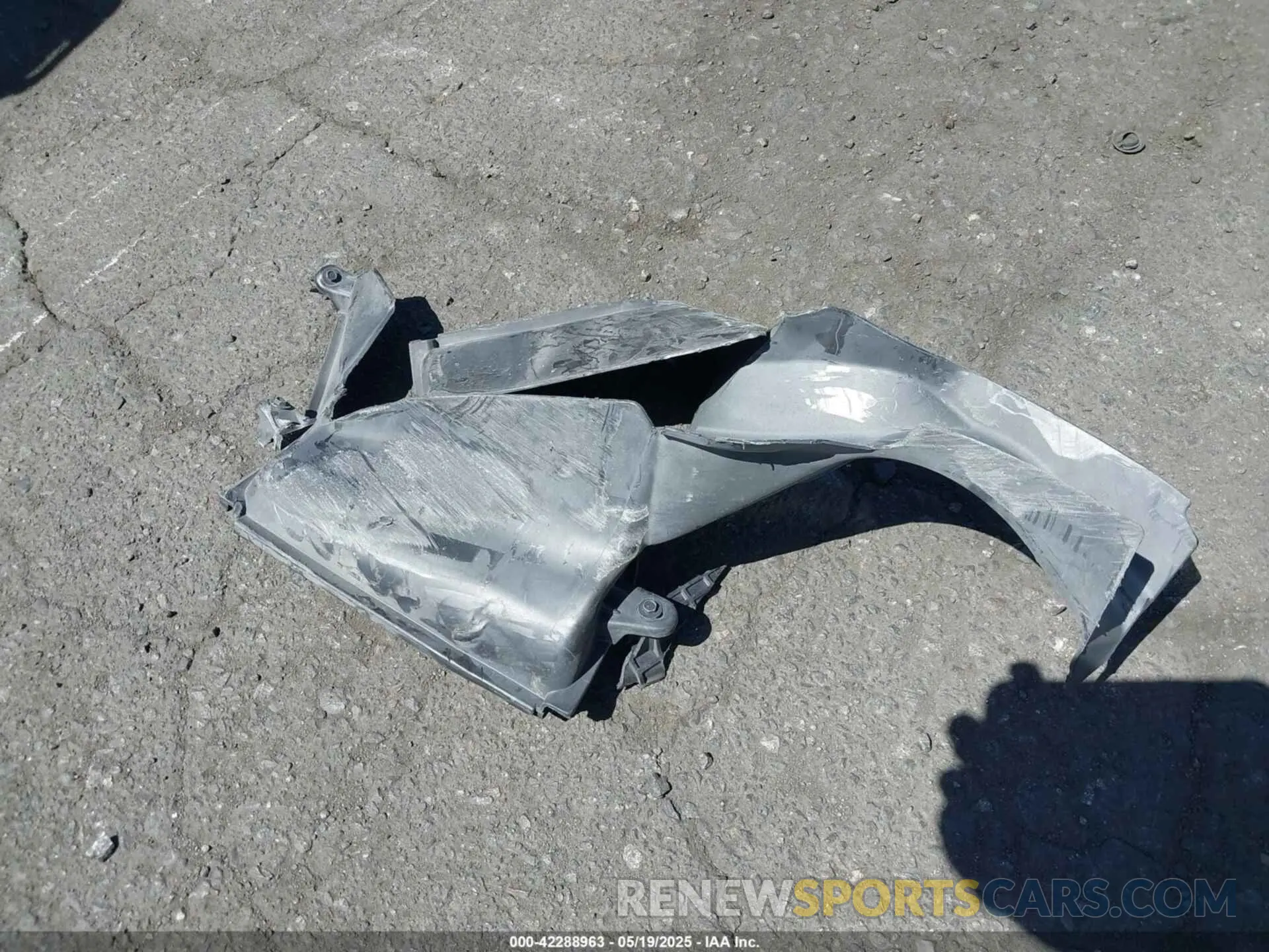 12 Photograph of a damaged car ZAM57XSA7L1344404 MASERATI GHIBLI 2020