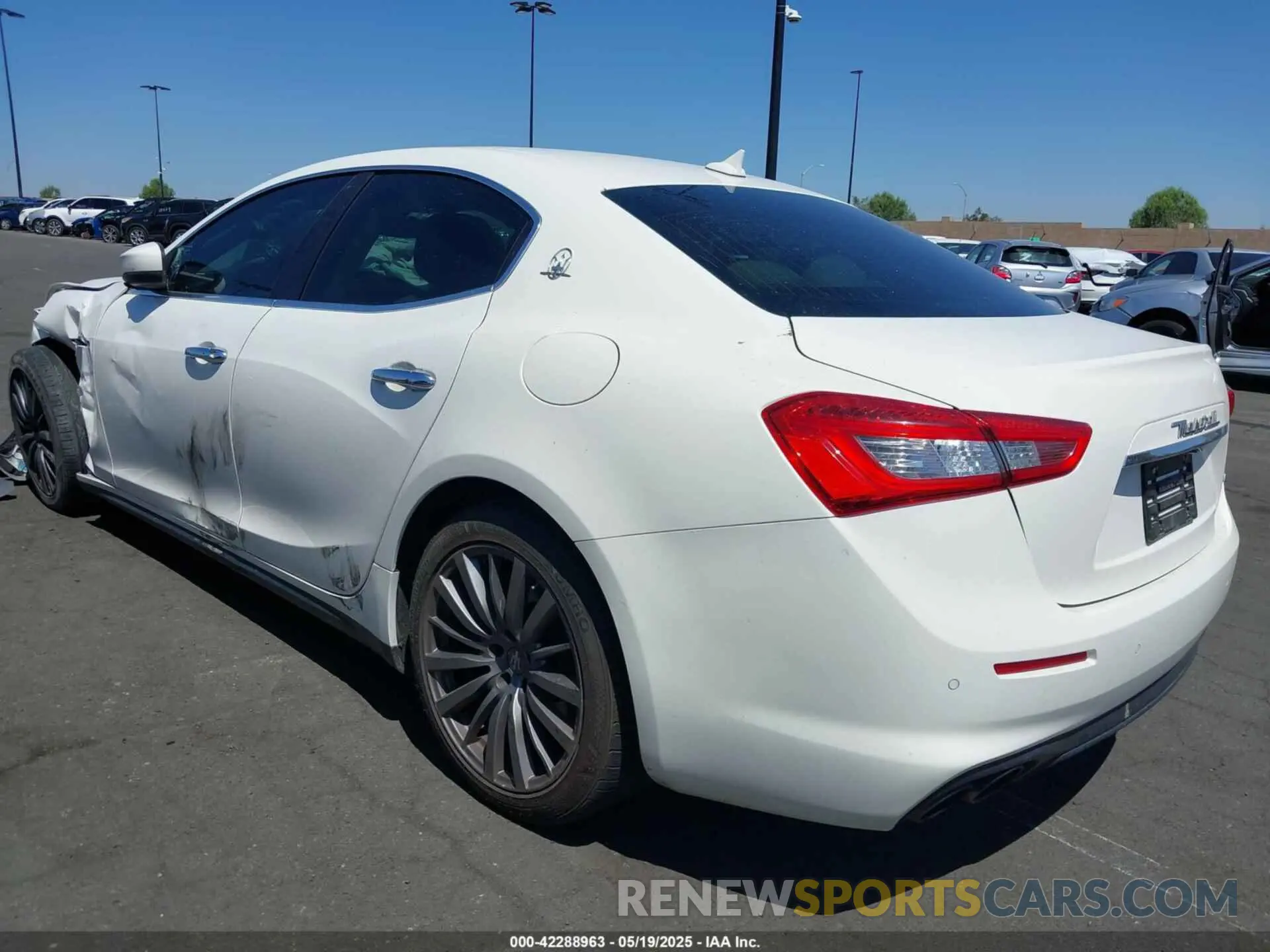 3 Photograph of a damaged car ZAM57XSA7L1344404 MASERATI GHIBLI 2020