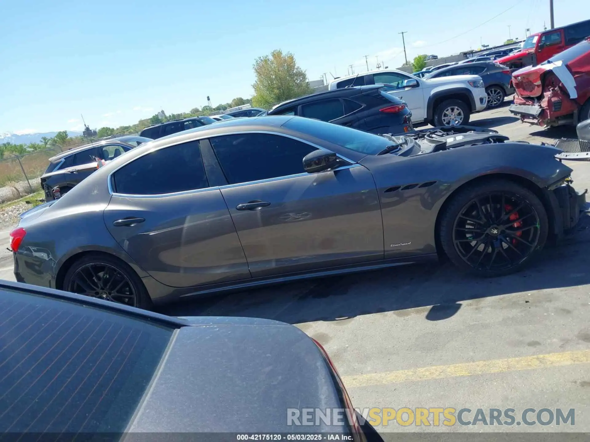 14 Photograph of a damaged car ZAM57YSS8L1353160 MASERATI GHIBLI 2020
