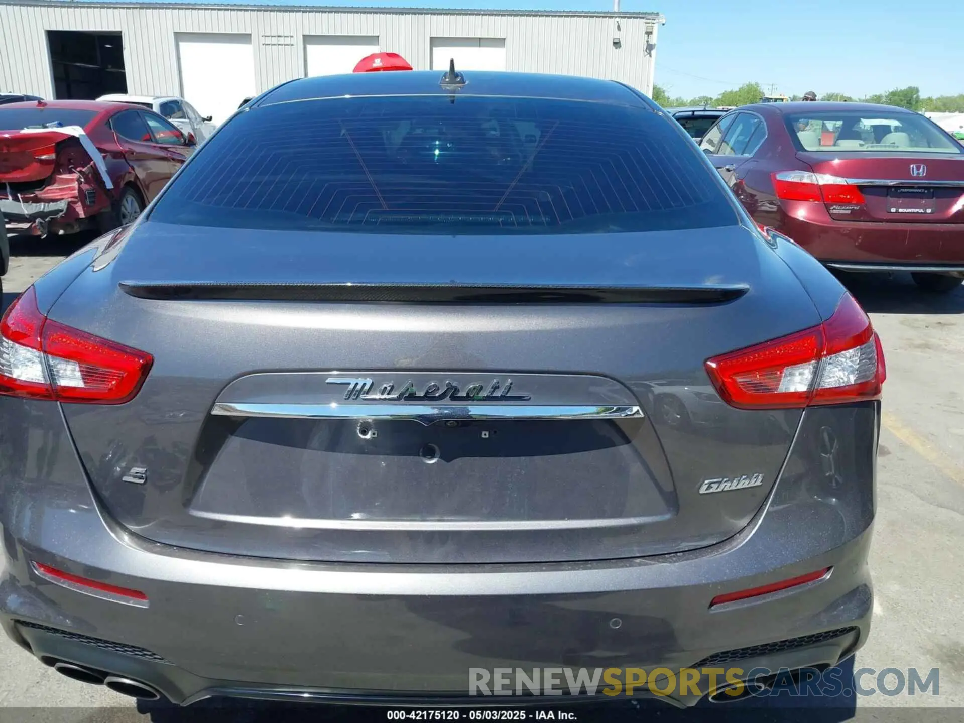 17 Photograph of a damaged car ZAM57YSS8L1353160 MASERATI GHIBLI 2020