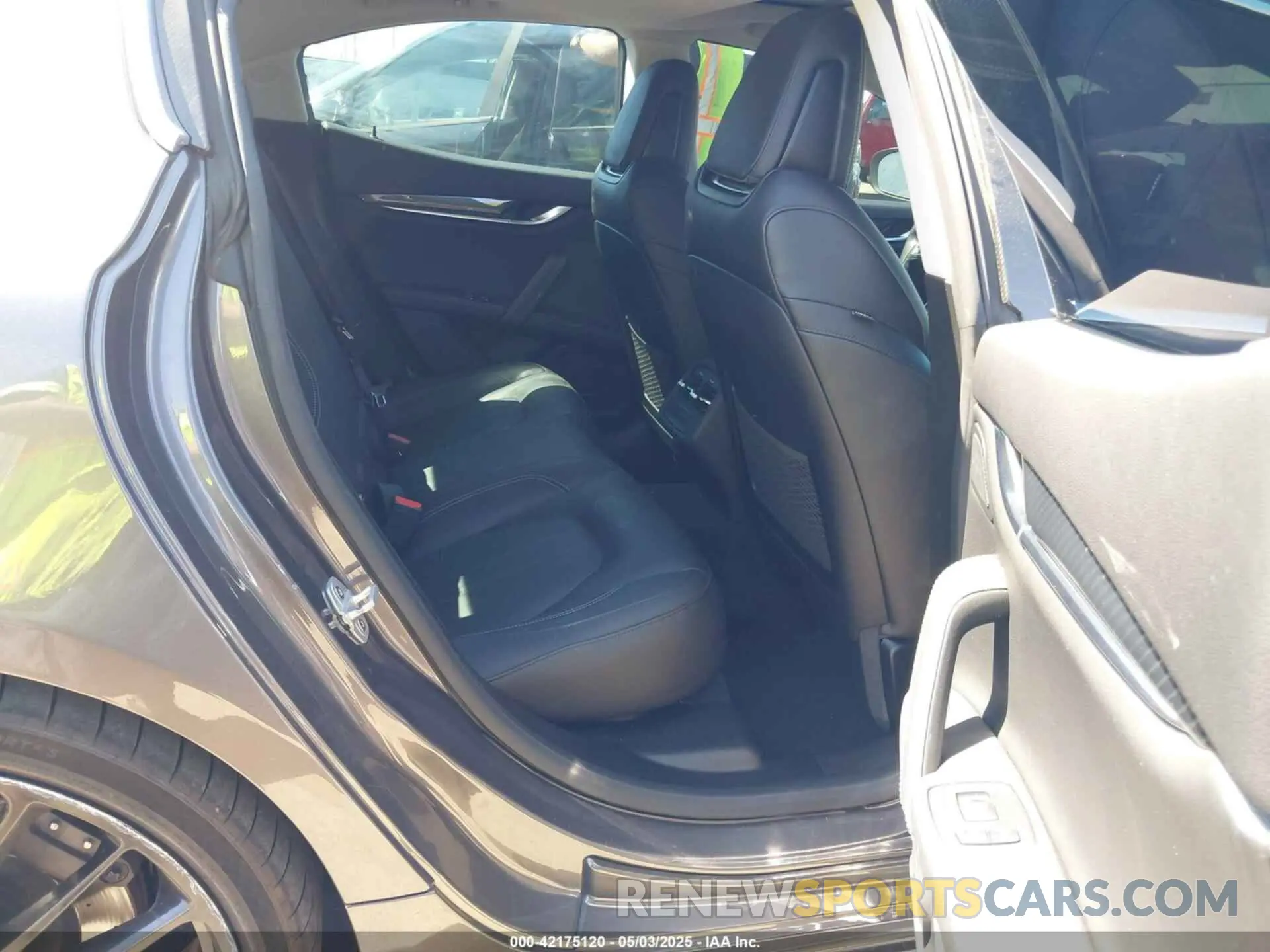 8 Photograph of a damaged car ZAM57YSS8L1353160 MASERATI GHIBLI 2020