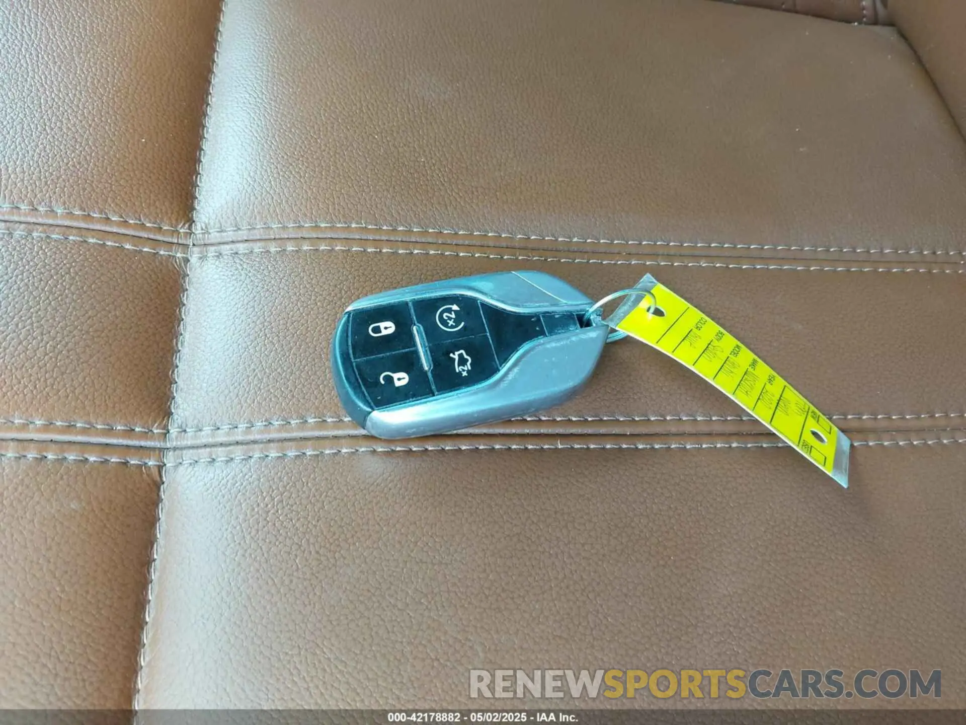 11 Photograph of a damaged car ZAM57YTS9L1353960 MASERATI GHIBLI 2020