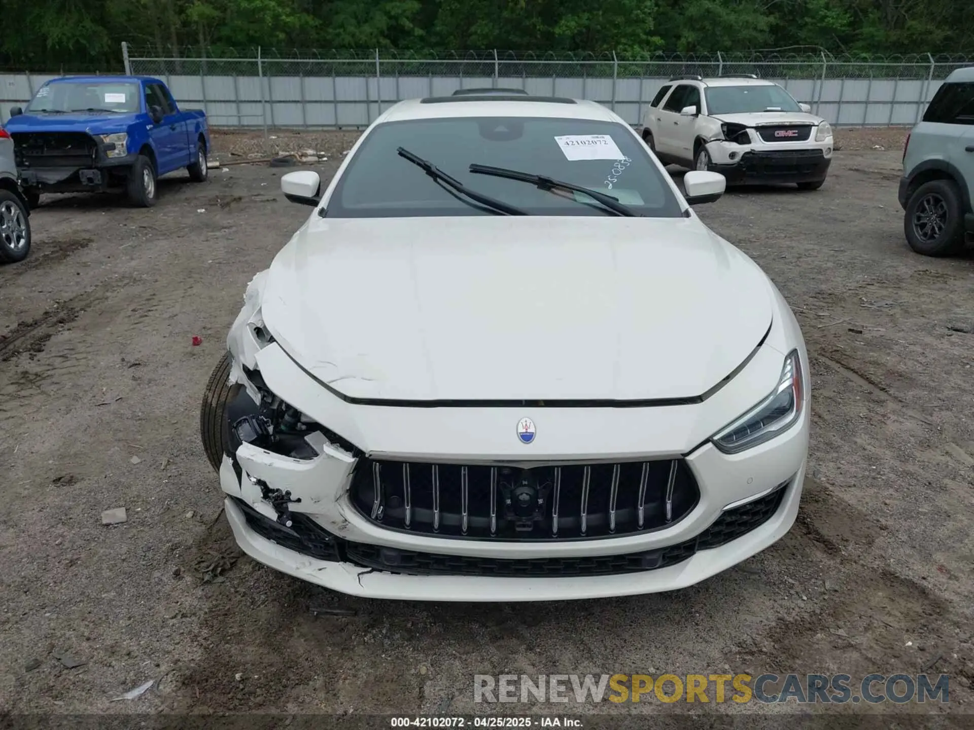 12 Photograph of a damaged car ZAM57YSL3M1362066 MASERATI GHIBLI 2021