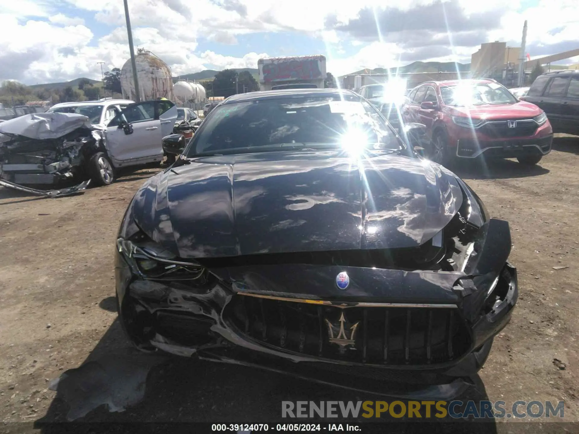 12 Photograph of a damaged car ZAM57YSS6M1362912 MASERATI GHIBLI 2021