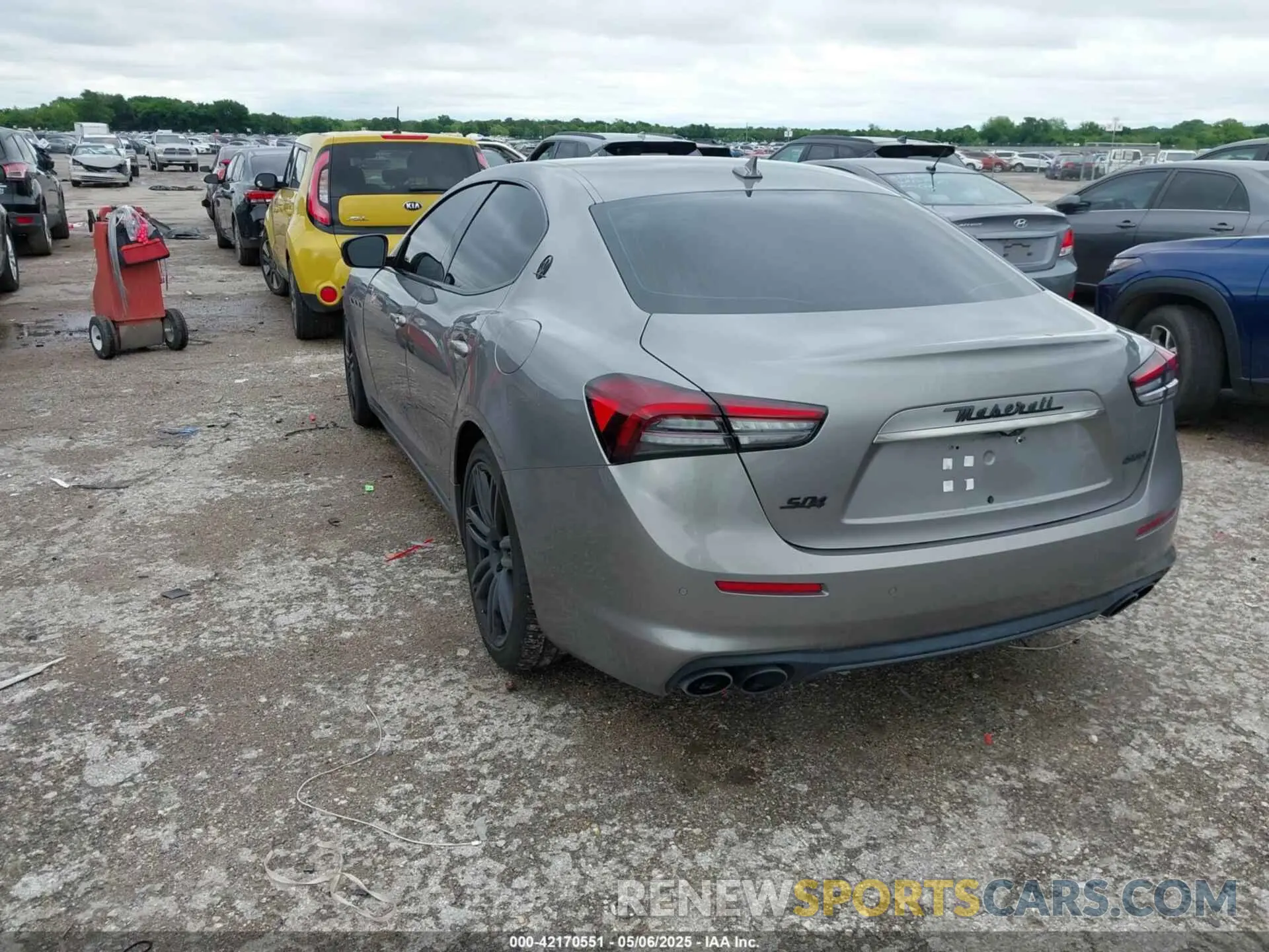 3 Photograph of a damaged car ZAM57YTA8M1368703 MASERATI GHIBLI 2021
