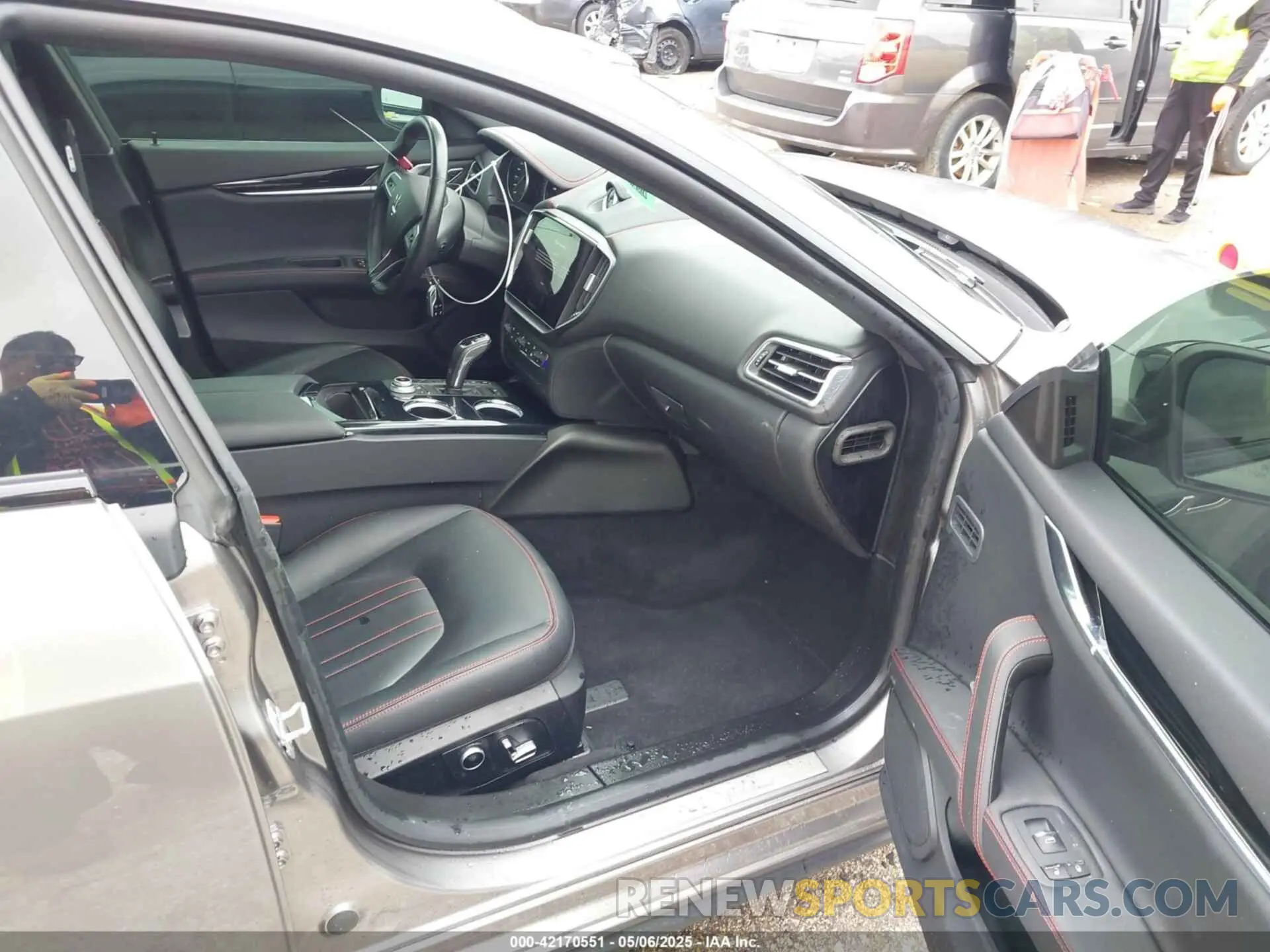 5 Photograph of a damaged car ZAM57YTA8M1368703 MASERATI GHIBLI 2021