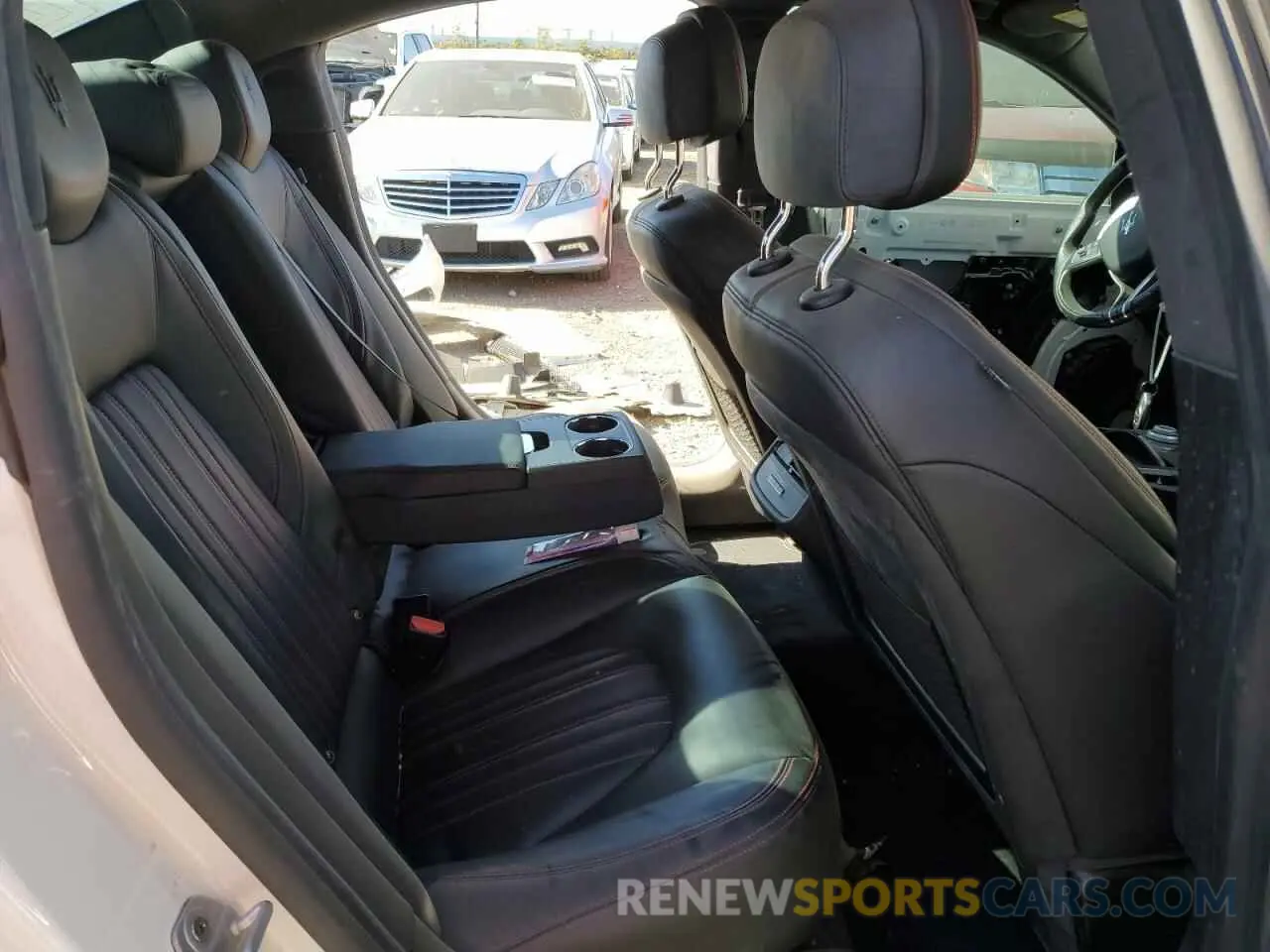 10 Photograph of a damaged car ZAM57YTM2NX399860 MASERATI GHIBLI MOD 2022