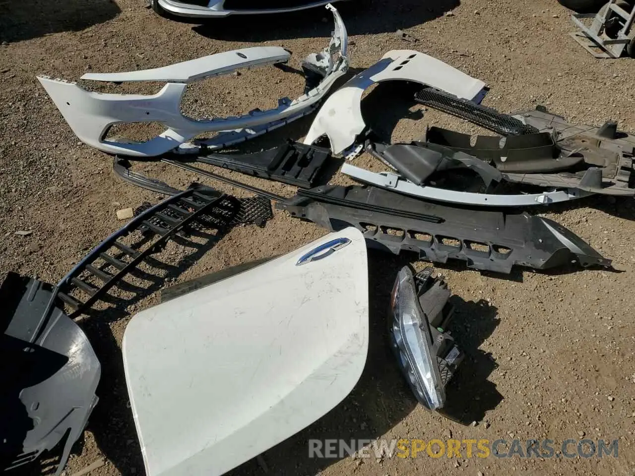 12 Photograph of a damaged car ZAM57YTM2NX399860 MASERATI GHIBLI MOD 2022