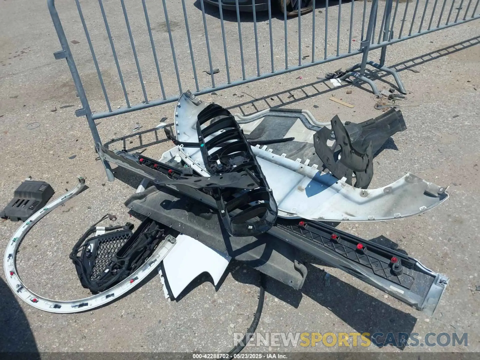 12 Фотография поврежденного автомобиля ZN682AVM0P7433929 MASERATI GRECALE 2023