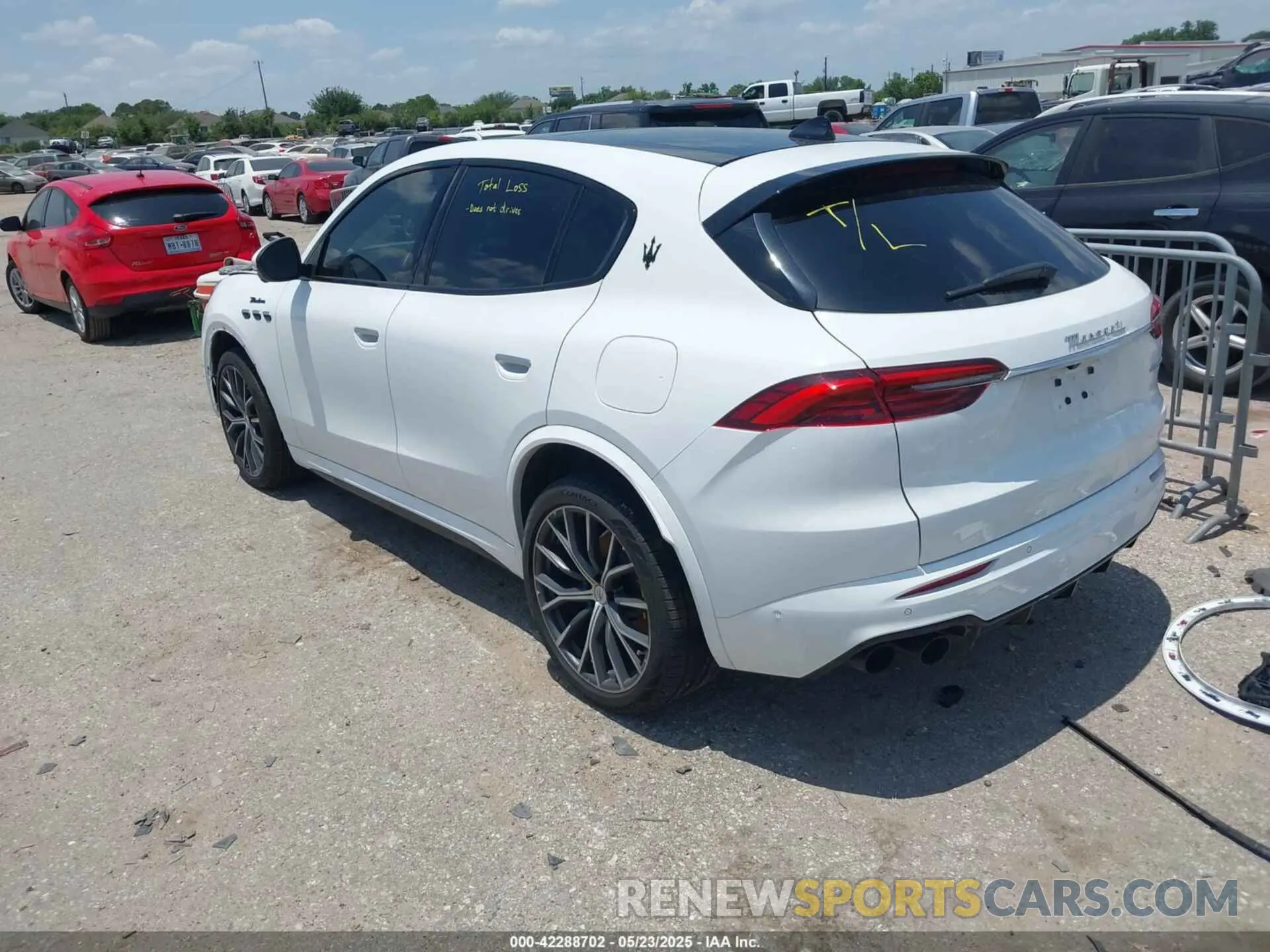 3 Фотография поврежденного автомобиля ZN682AVM0P7433929 MASERATI GRECALE 2023
