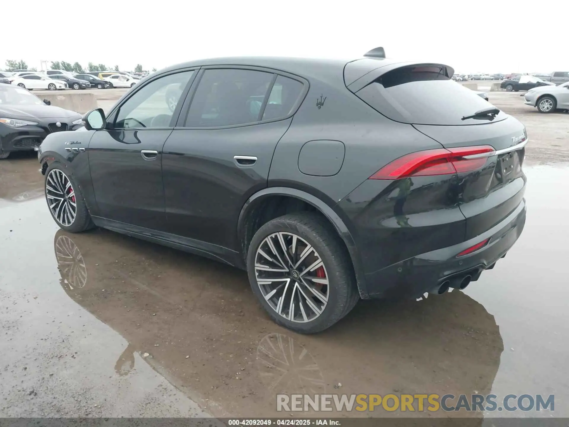 3 Photograph of a damaged car ZN682AVM6P7413121 MASERATI GRECALE 2023