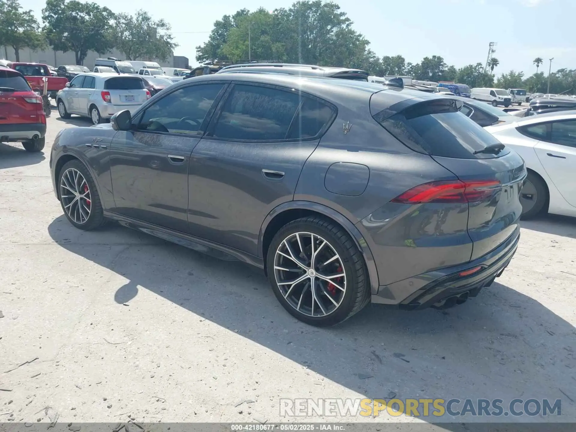 3 Photograph of a damaged car ZN682CVT3P7435001 MASERATI GRECALE 2023