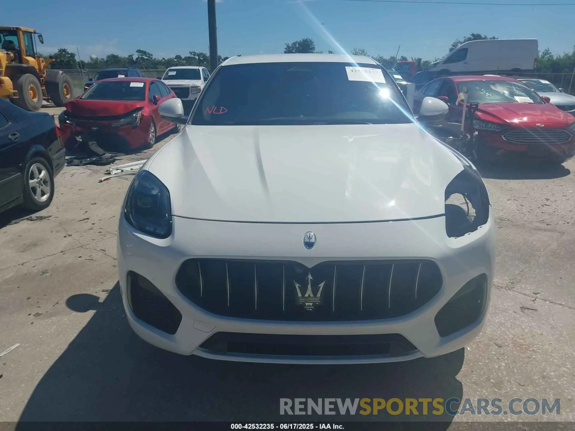 13 Photograph of a damaged car ZN6PMDAA8R7456882 MASERATI GRECALE 2024