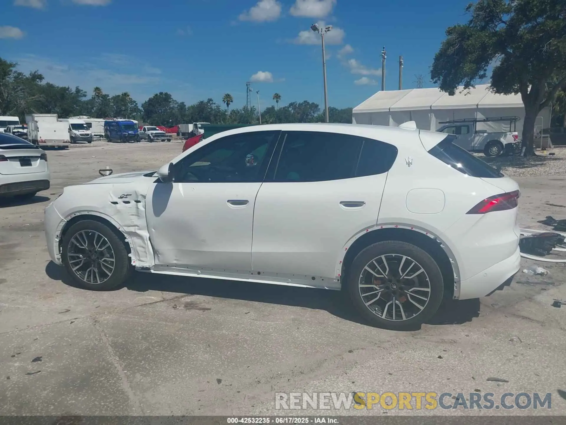 15 Photograph of a damaged car ZN6PMDAA8R7456882 MASERATI GRECALE 2024