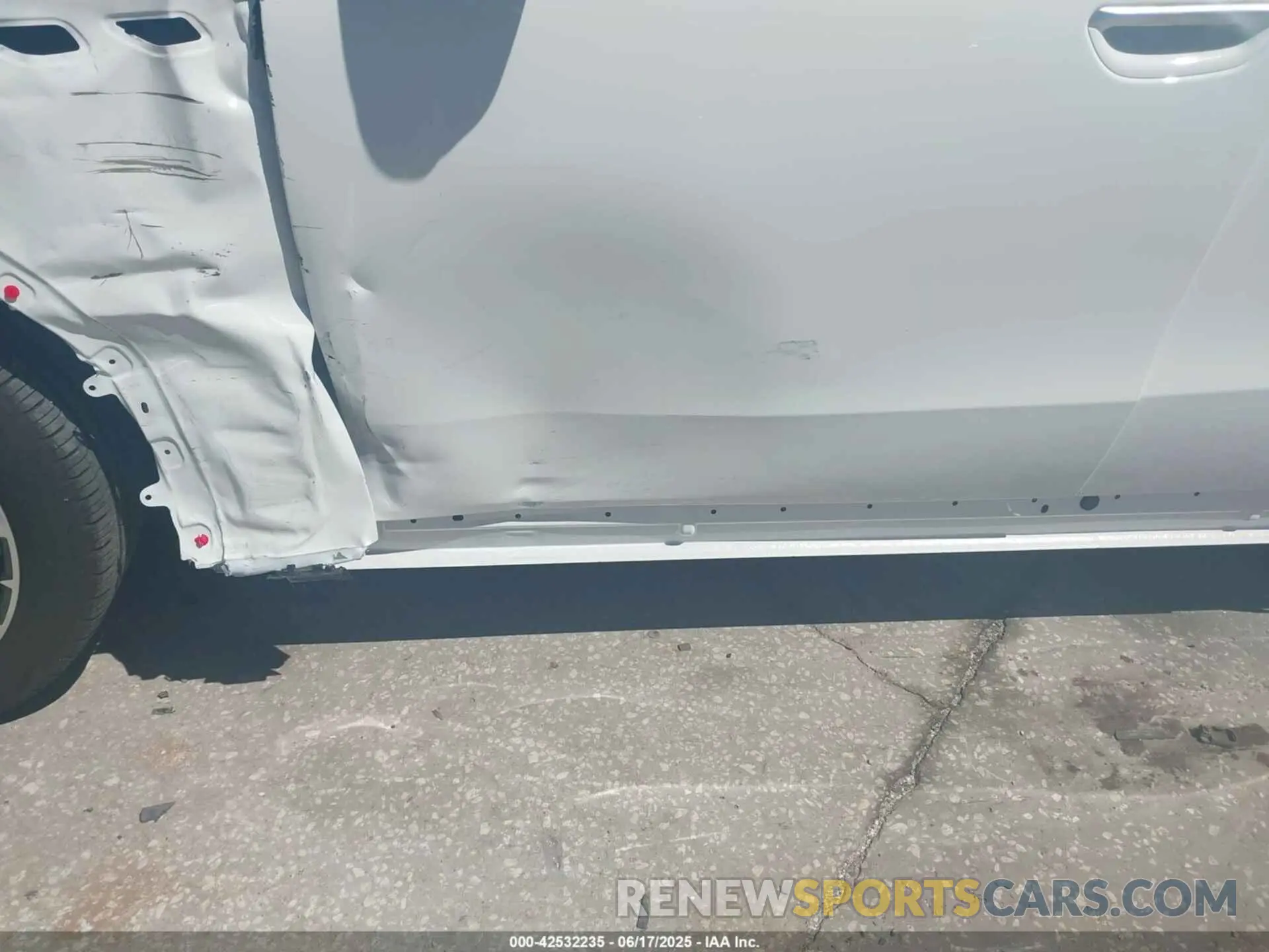 19 Photograph of a damaged car ZN6PMDAA8R7456882 MASERATI GRECALE 2024