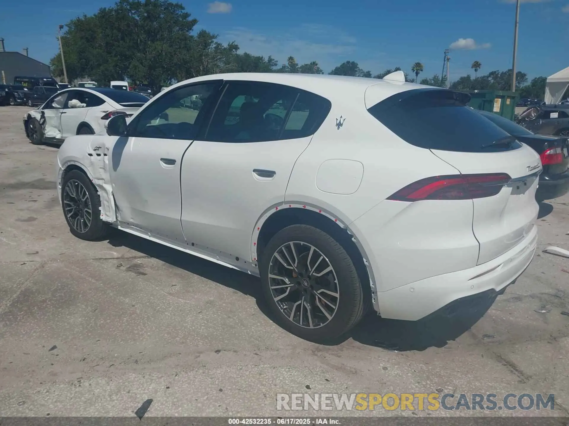 3 Photograph of a damaged car ZN6PMDAA8R7456882 MASERATI GRECALE 2024