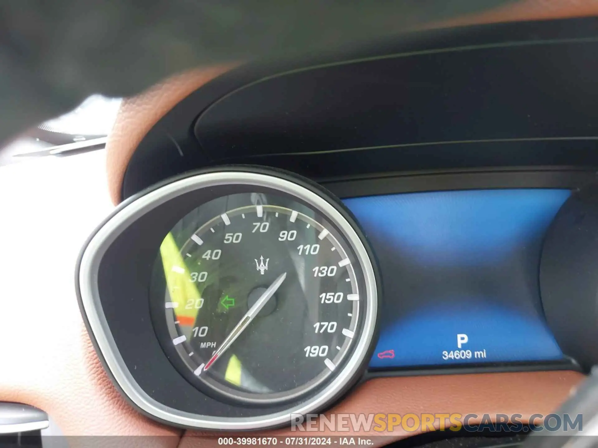 15 Photograph of a damaged car ZN661XUA8KX332747 MASERATI LEVANTE 2019
