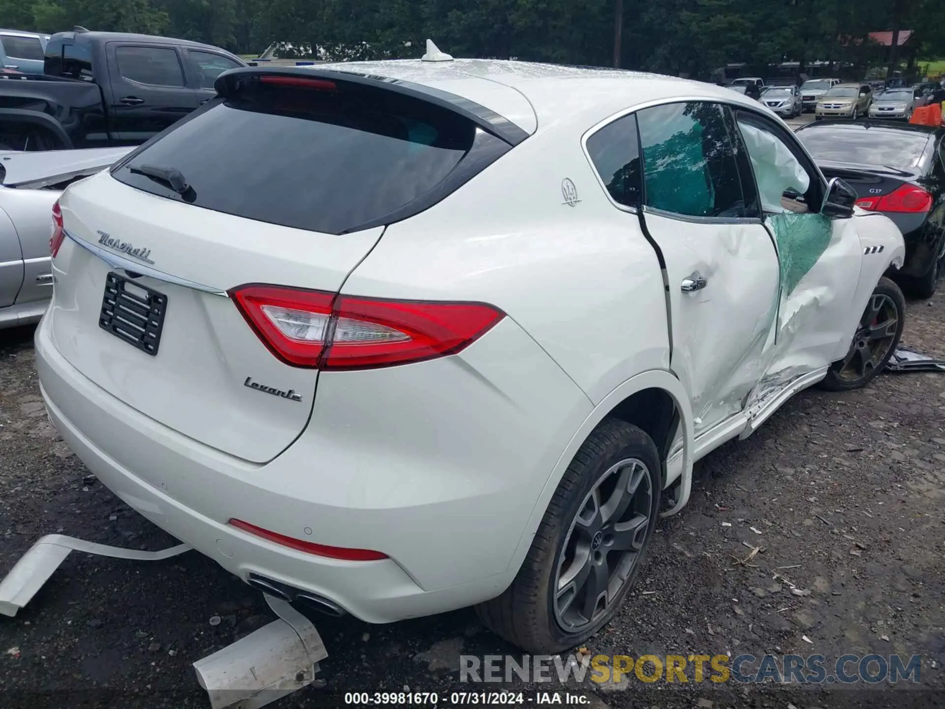 4 Photograph of a damaged car ZN661XUA8KX332747 MASERATI LEVANTE 2019