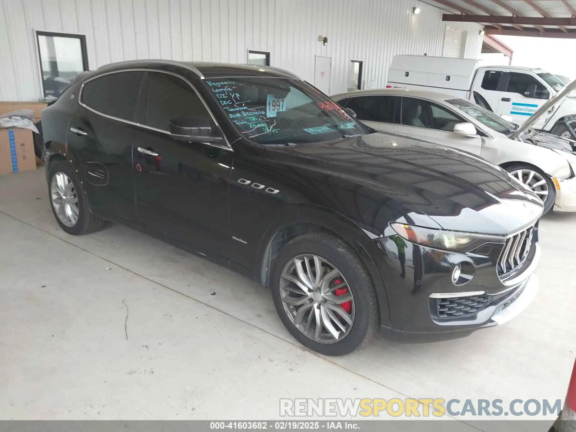 1 Photograph of a damaged car ZN661XUL4KX321570 MASERATI LEVANTE 2019
