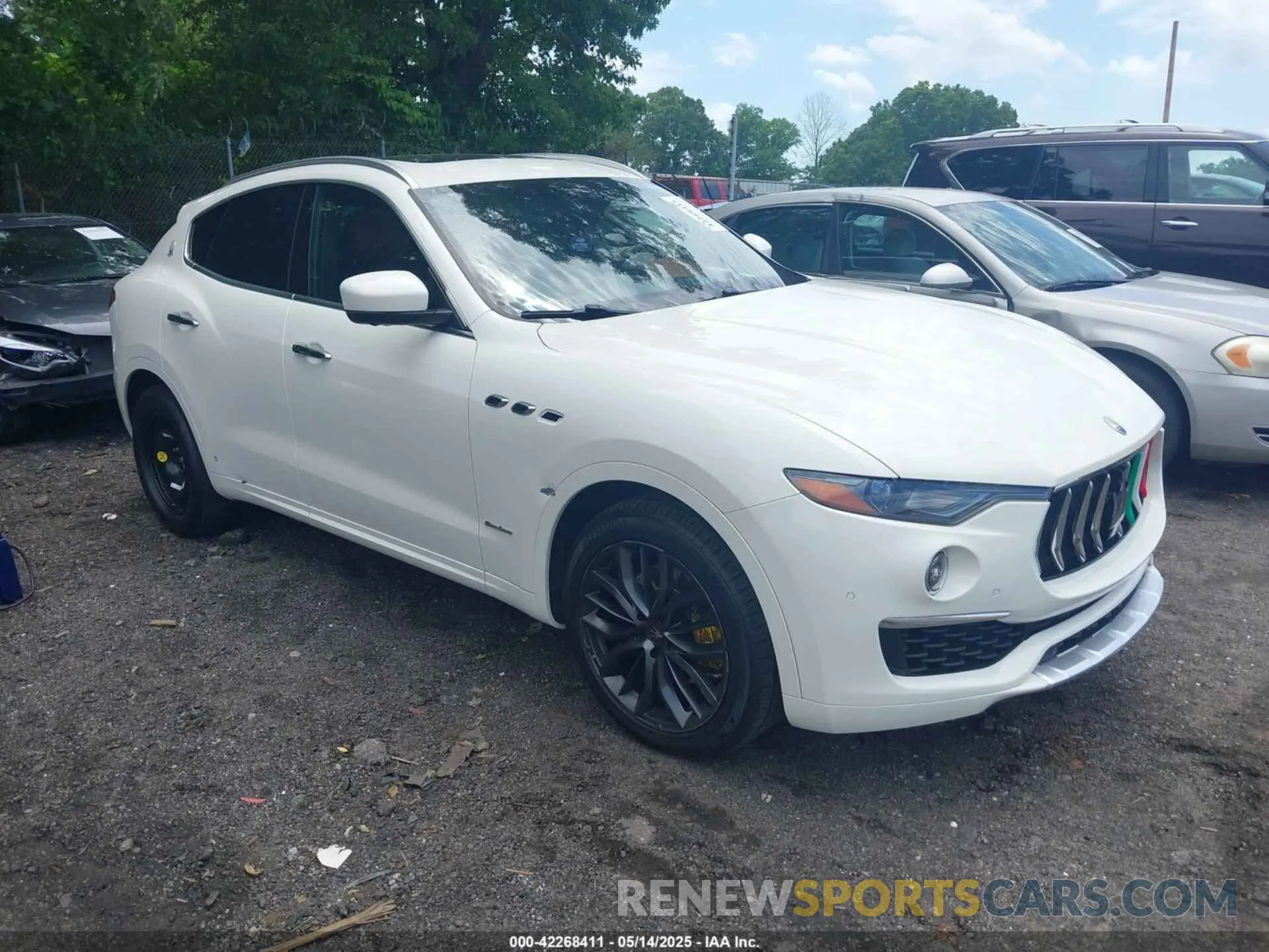 1 Фотография поврежденного автомобиля ZN661XUL5KX309301 MASERATI LEVANTE 2019