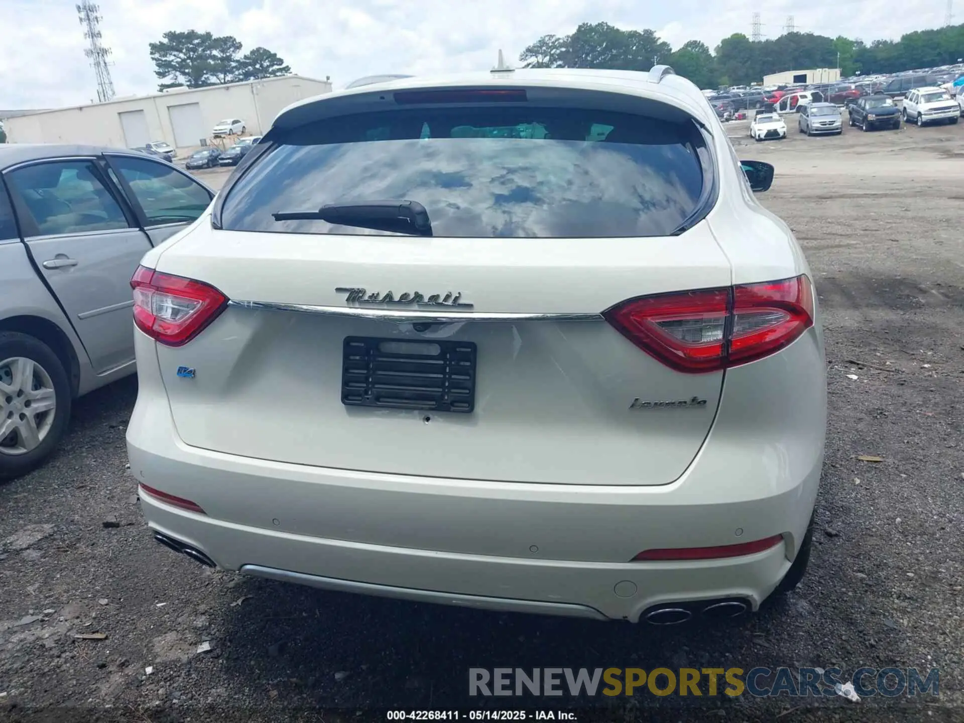 16 Фотография поврежденного автомобиля ZN661XUL5KX309301 MASERATI LEVANTE 2019