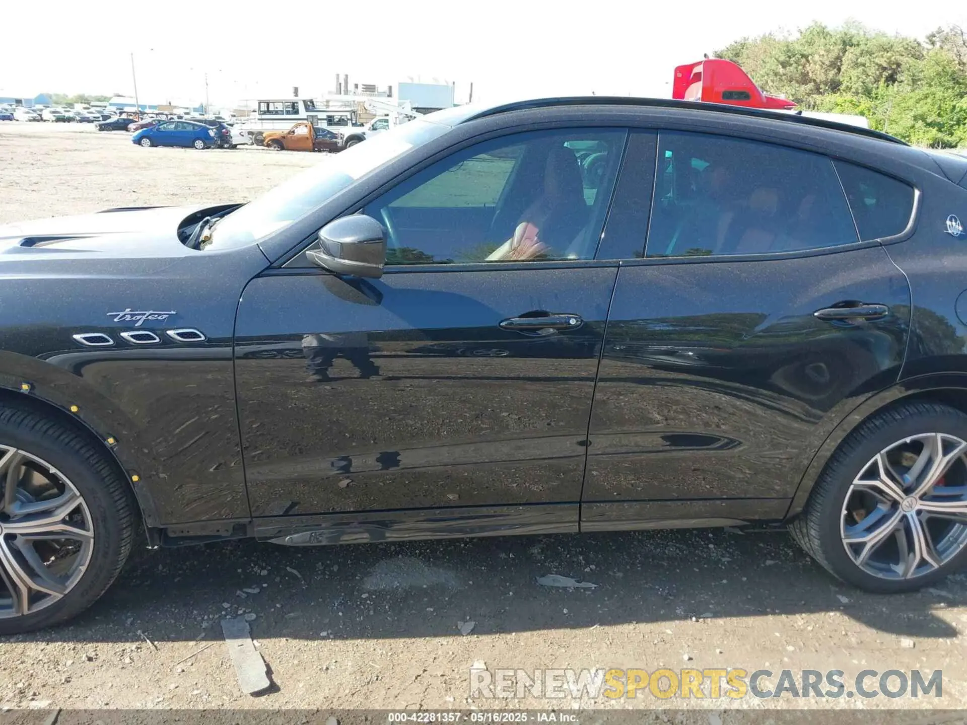 15 Photograph of a damaged car ZN661ZUA9KX332851 MASERATI LEVANTE 2019