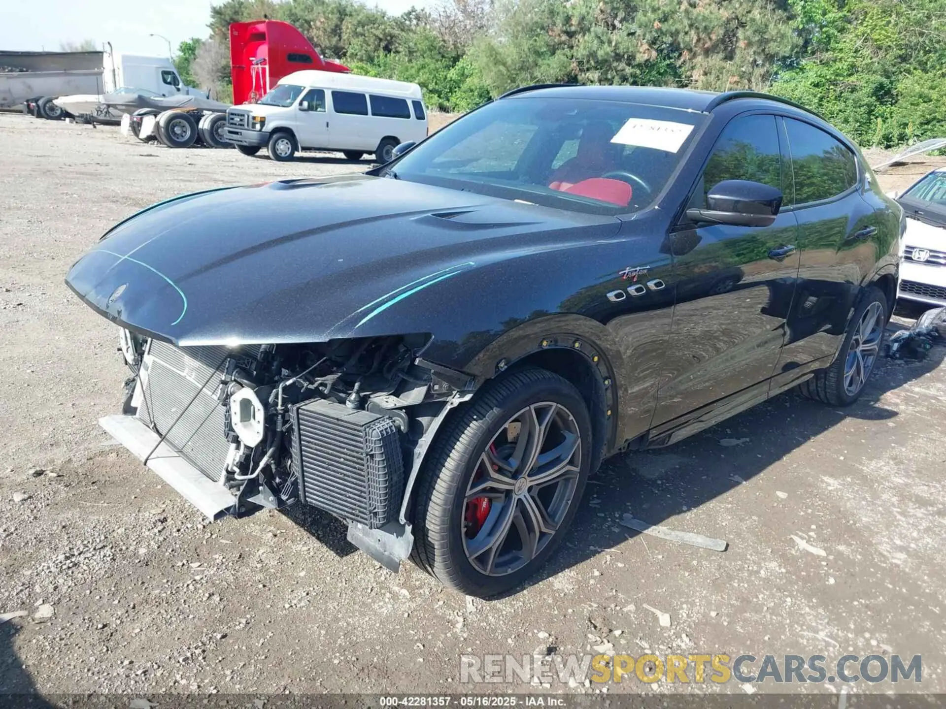 2 Photograph of a damaged car ZN661ZUA9KX332851 MASERATI LEVANTE 2019