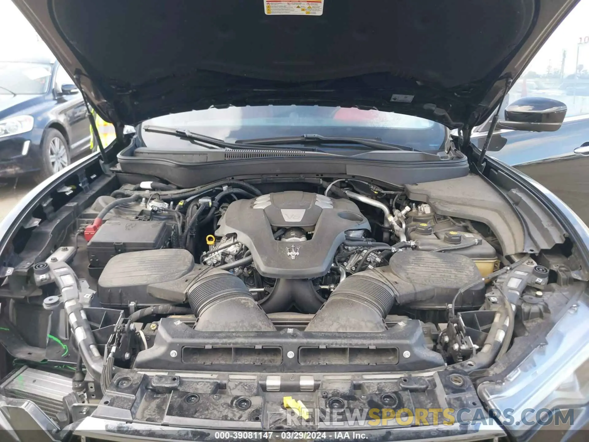 10 Photograph of a damaged car ZN661XUA5LX351502 MASERATI LEVANTE 2020
