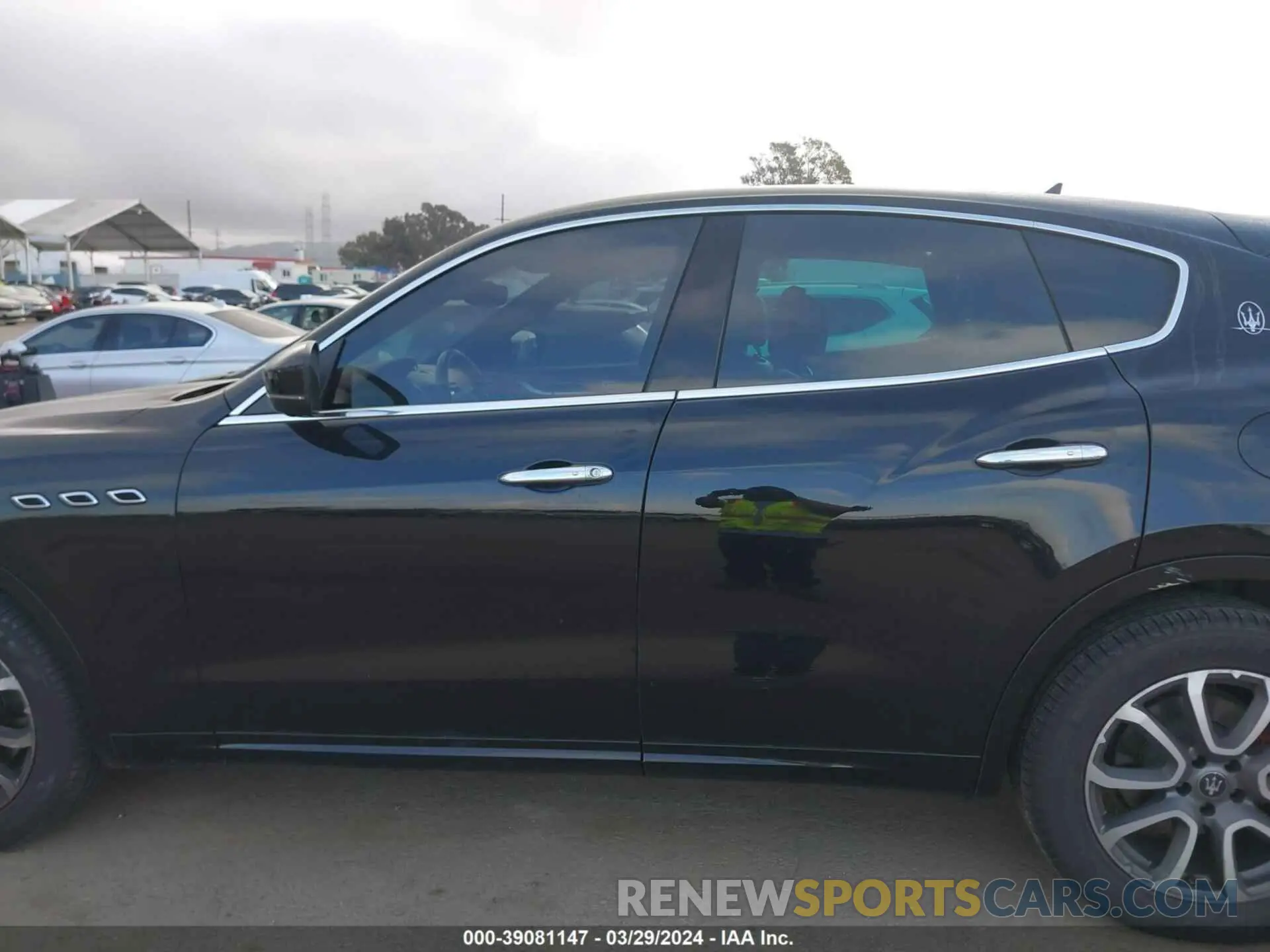 15 Photograph of a damaged car ZN661XUA5LX351502 MASERATI LEVANTE 2020