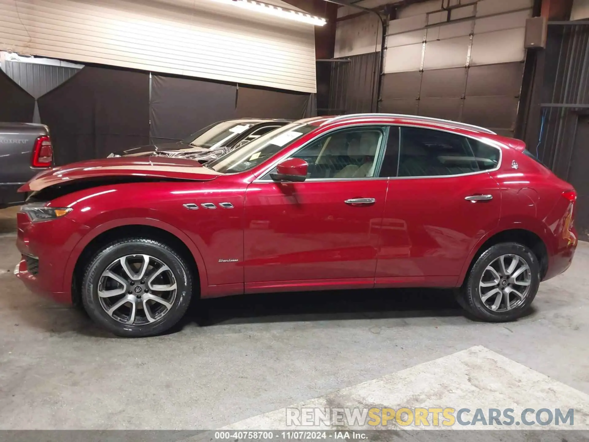 14 Photograph of a damaged car ZN661XUL4LX343876 MASERATI LEVANTE 2020