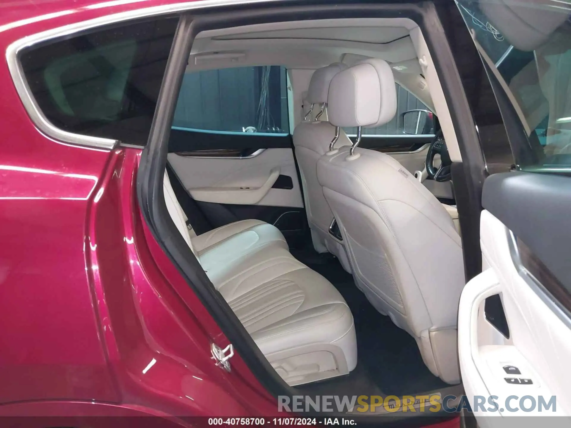 8 Photograph of a damaged car ZN661XUL4LX343876 MASERATI LEVANTE 2020