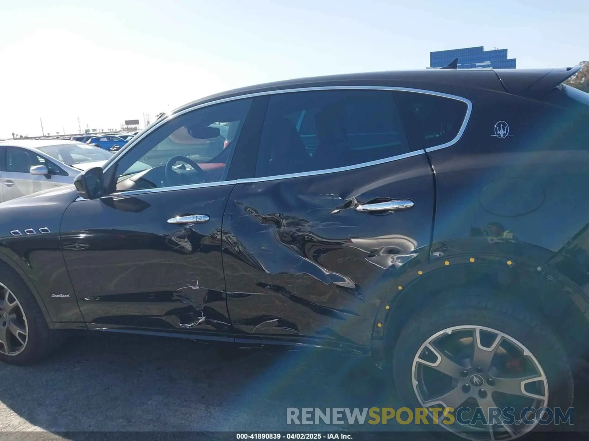 14 Фотография поврежденного автомобиля ZN661XUS2LX341454 MASERATI LEVANTE 2020